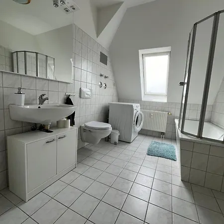 1 Raum Dachgeschosswohnung In Ruhiger Lage Apartment Limbach-Oberfrohna