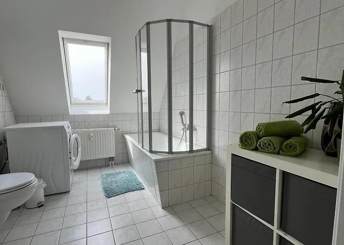 1 Raum Dachgeschosswohnung In Ruhiger Lage * Limbach-Oberfrohna