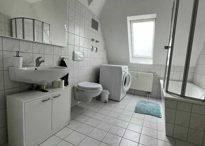 1 Raum Dachgeschosswohnung In Ruhiger Lage Apartment Limbach-Oberfrohna